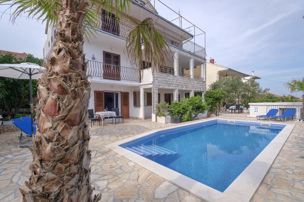 Apartments Priko Stari Grad  Exterior foto